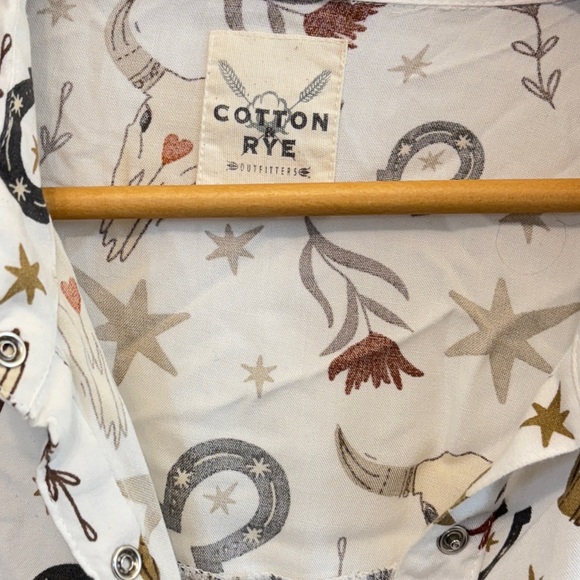 Cream Button Down Shirt with Notched Collar and Long Sleeves - Picture 3 of 4